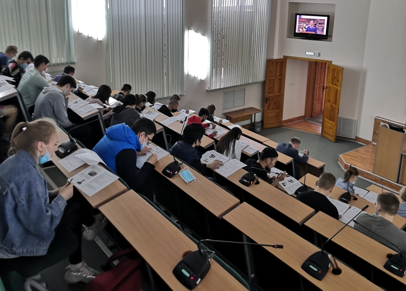 80 человек написали «Диктант Победы» на площадке ГАГУ