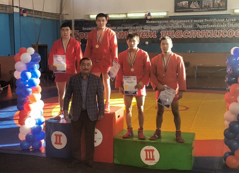 Эжер Чугулов - серебряный призер Всероссийских соревнований по борьбе самбо 