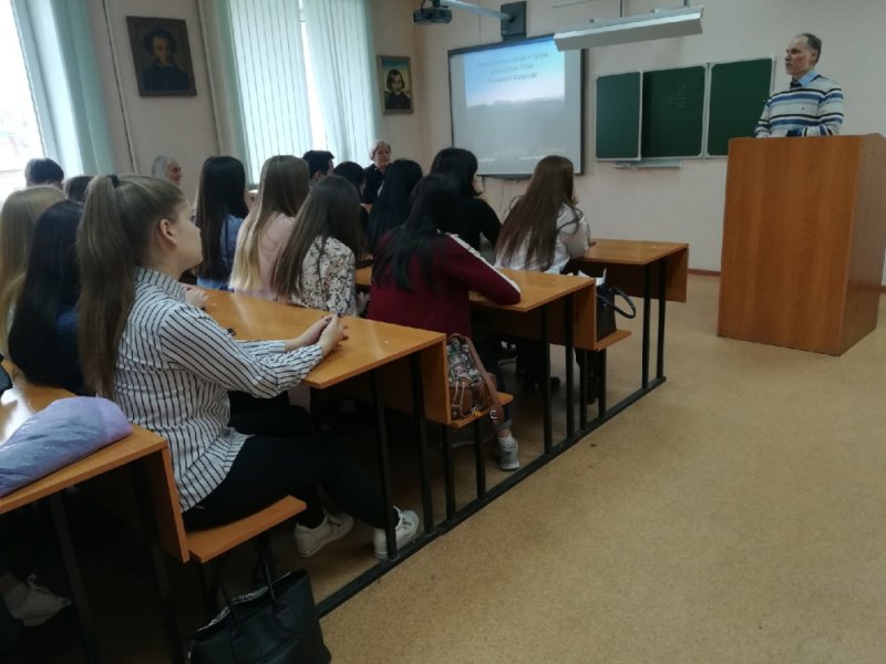 Студенты-филологи развивают коммуникативные компетенции