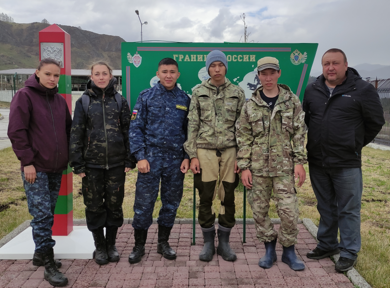 Студенты-кинологи посоревновались с пограничниками