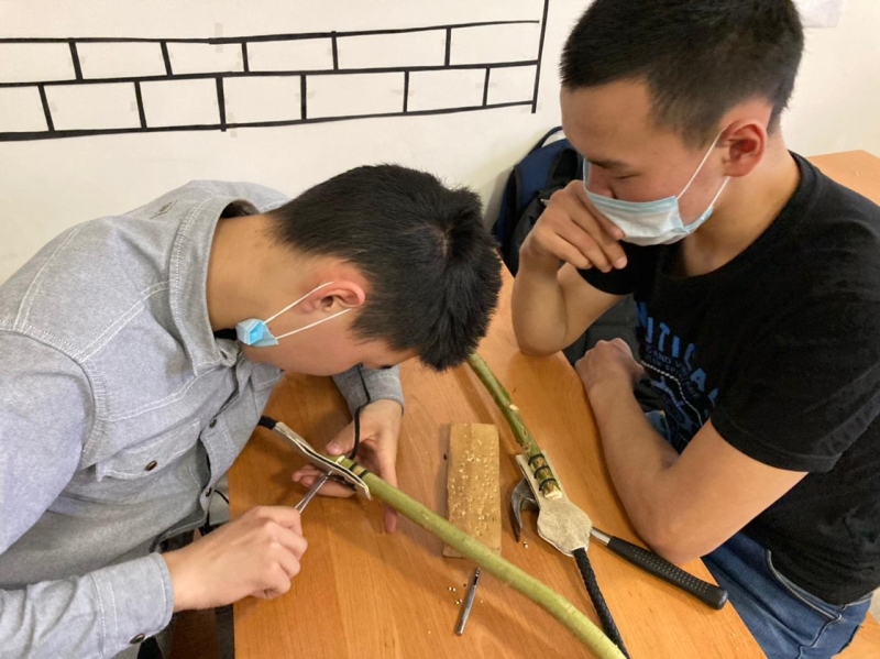 Мастер-класс по плетению из кожи «Алтай камчы»