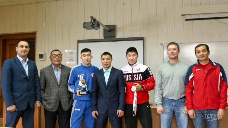 В ГАГУ прошла встреча с чемпионом мира по боевому самбо Родионом Асканаковым