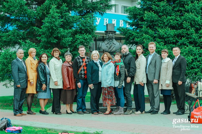 Диалог культур: поэтика локального текста