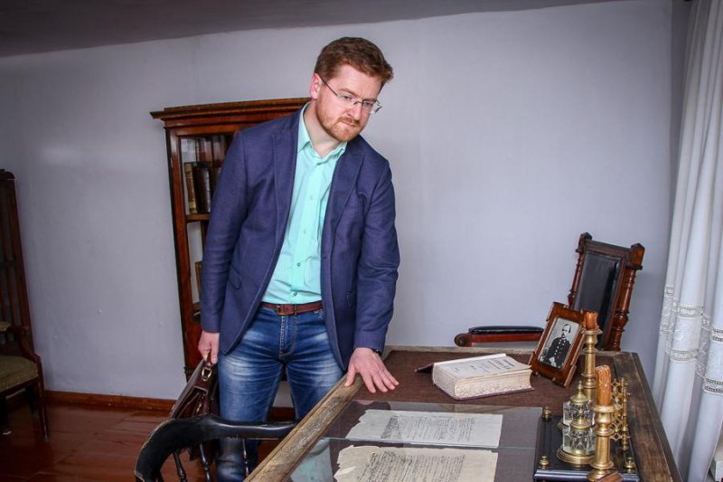 Поздравляем д.ф.н., зав. кафедрой русского языка и литературы П.В. Алексеева с победой в конкурсе грантов РНФ 2022 г. 